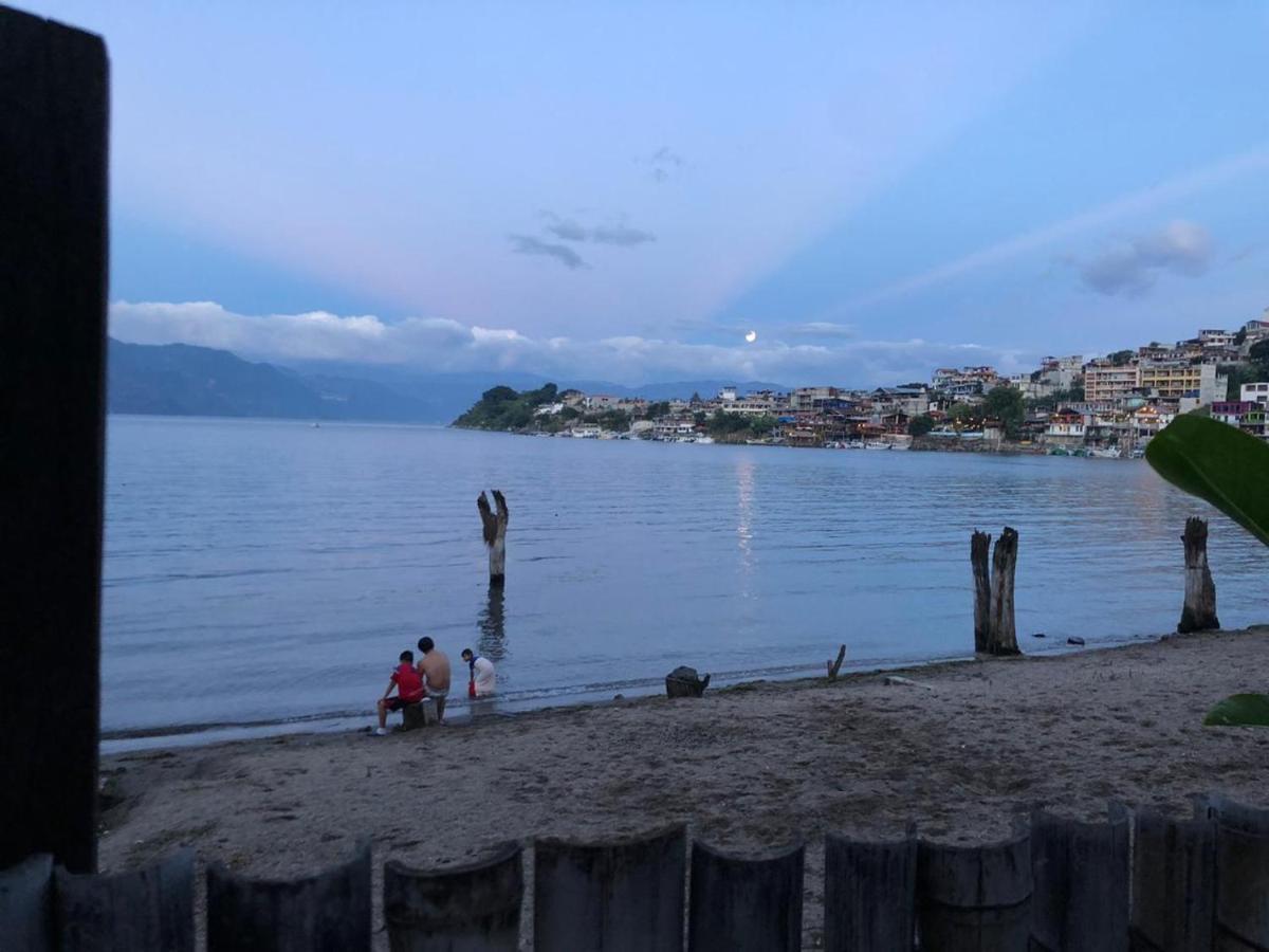Kawoq Guesthouse San Pedro La Laguna Esterno foto